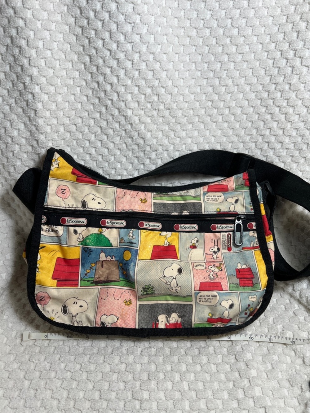LeSportsac Snoopy Comic Print Crossbody Bag - Picture 2 of 6